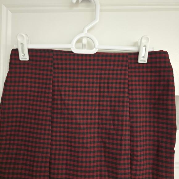 NEW NWT Originality Red & Black Checkered Mini Skirt w/ Front Slit | Size Small - Picture 3 of 10